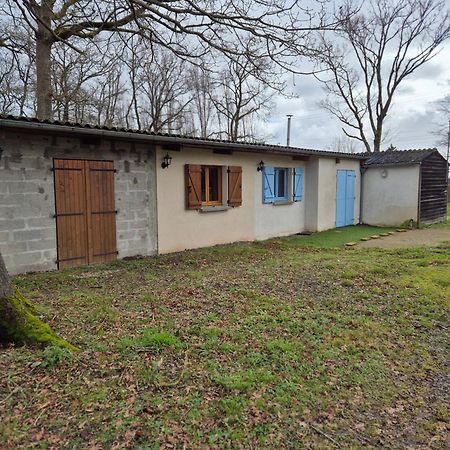 La Maison Dans Les Bois Soucelles Экстерьер фото