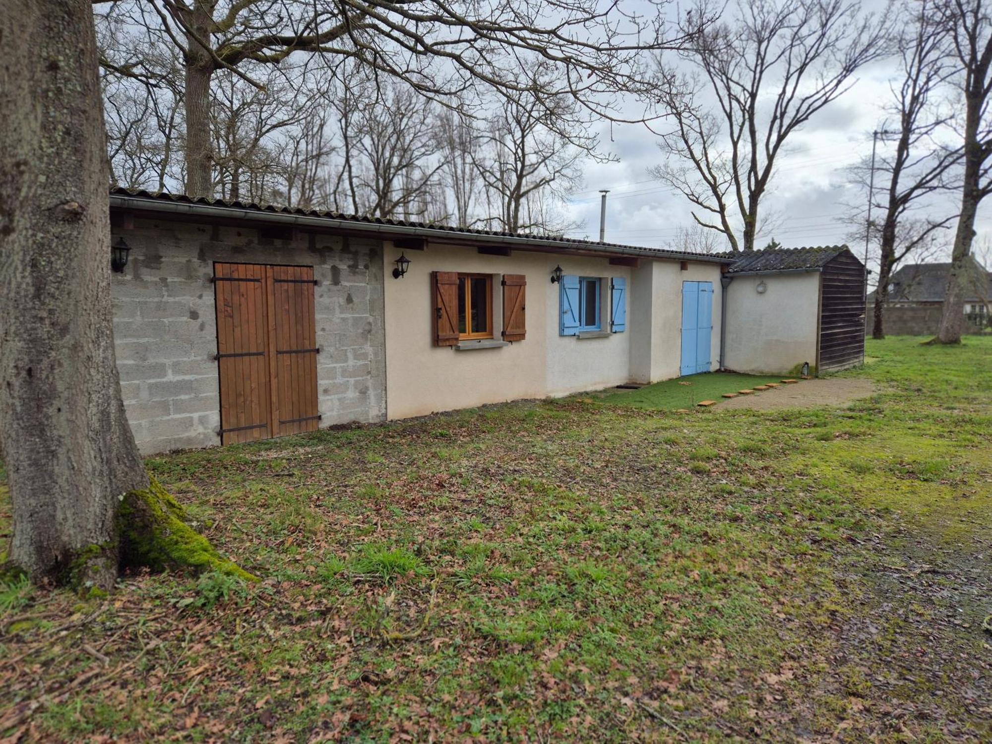 La Maison Dans Les Bois Soucelles Экстерьер фото