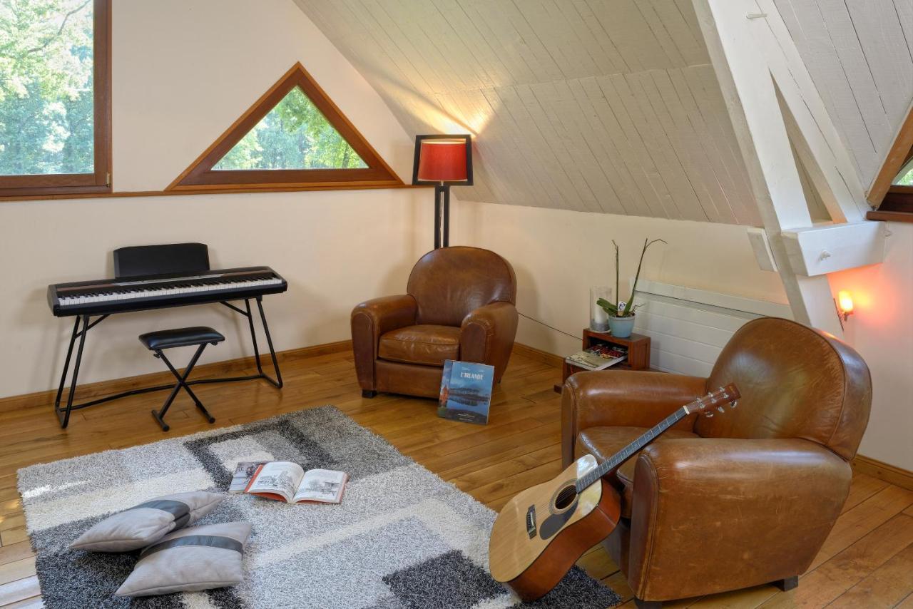 La Maison Dans Les Bois Soucelles Экстерьер фото