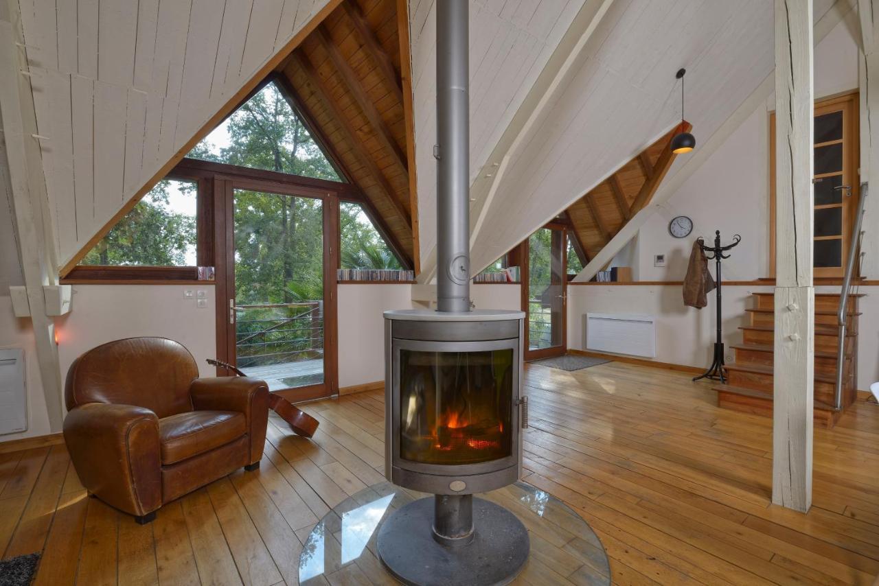 La Maison Dans Les Bois Soucelles Экстерьер фото