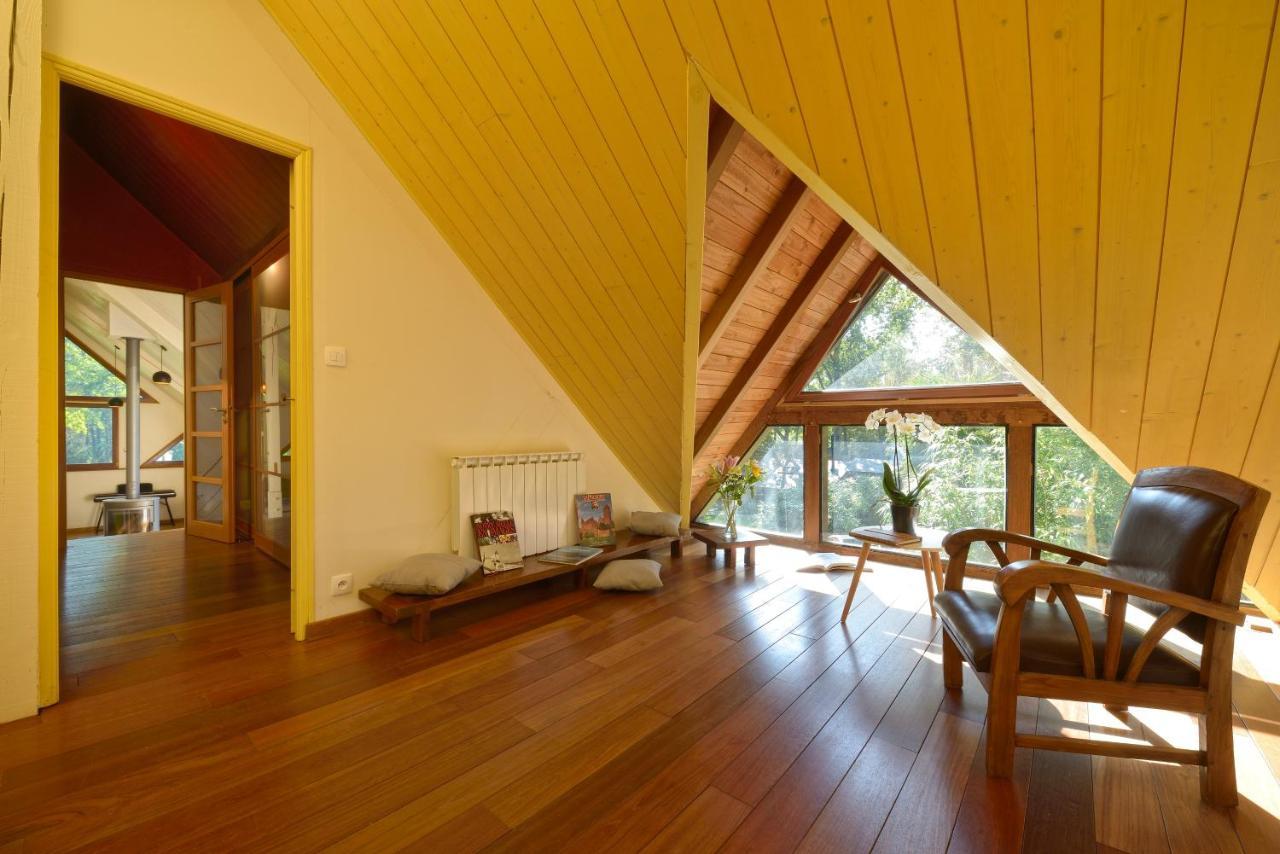 La Maison Dans Les Bois Soucelles Экстерьер фото